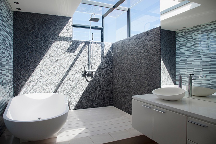 Modern bathroom with bath and shower | Kitchen U