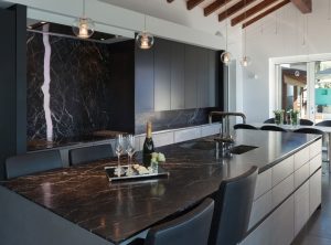 Modern kitchen with black and brown features | Featured image for Stylish Kitchen Designs and Ideas to Inspire you Blog